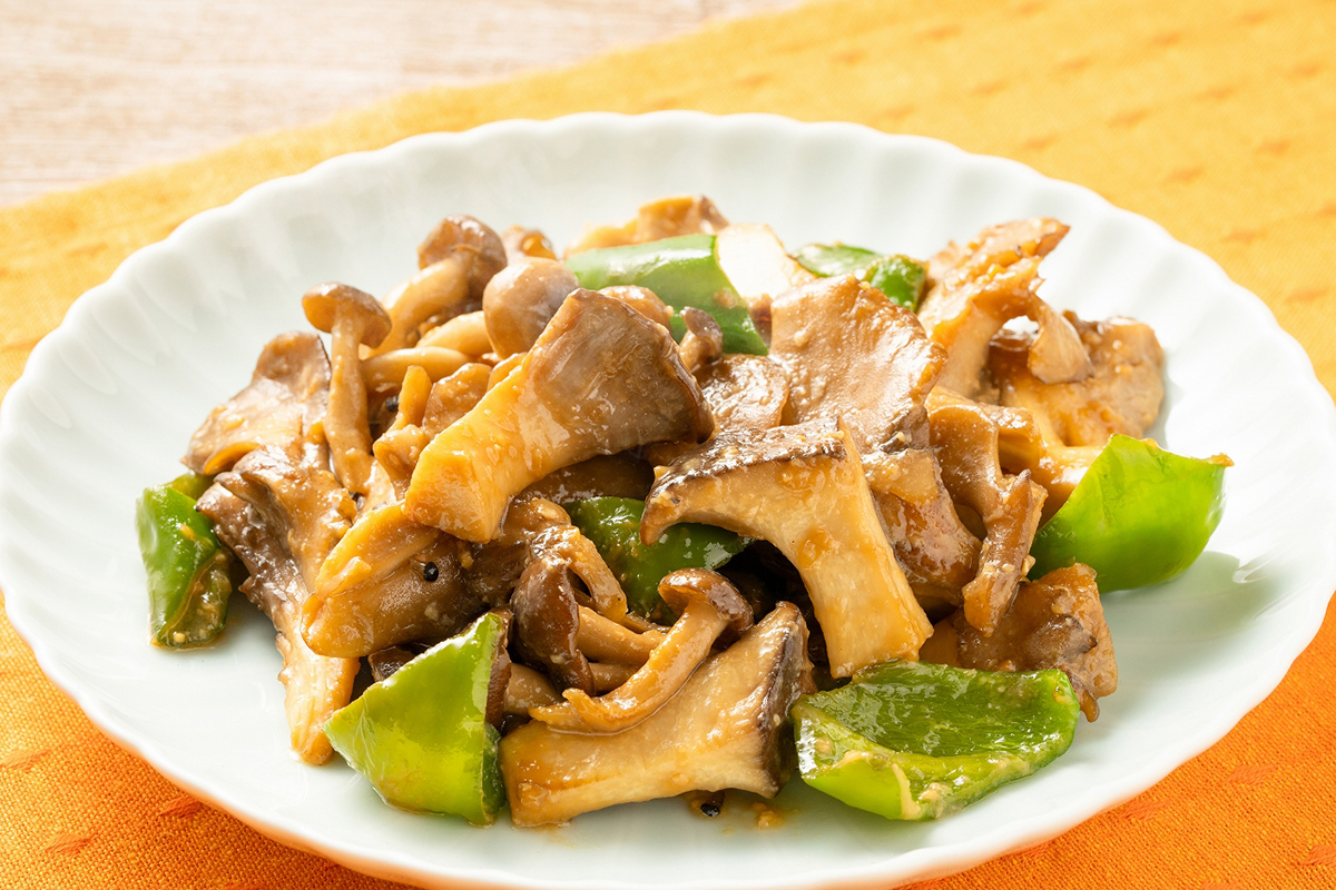 3種のきのことピーマンのみそ炒め