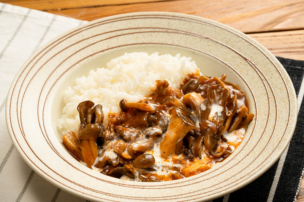 きのこたっぷり牛肉とトマトのハヤシライス